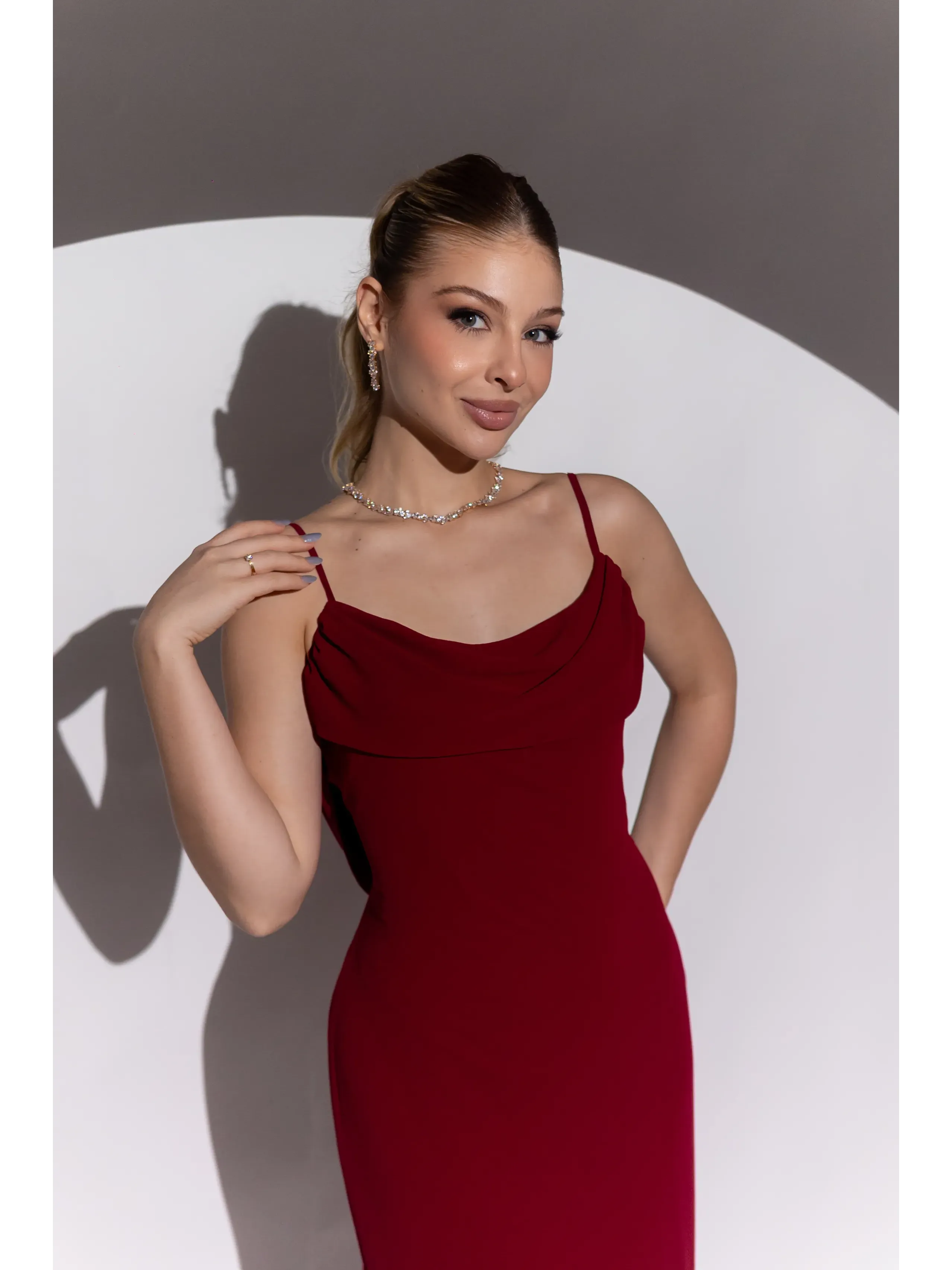 longo marsala formato sereia com alça fina degage ASD1020.1.webp